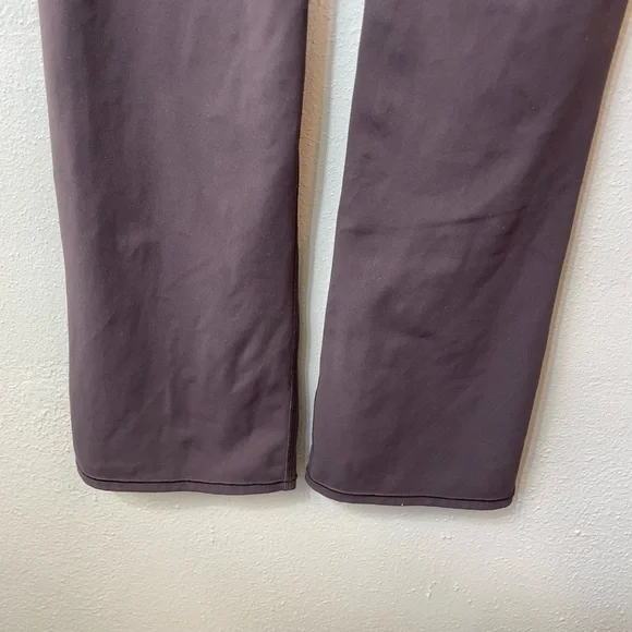 Vuori Daily Split Flare Athletic Legging Yoga Training Sleek Stretchy Size Small - Picture 7 of 14